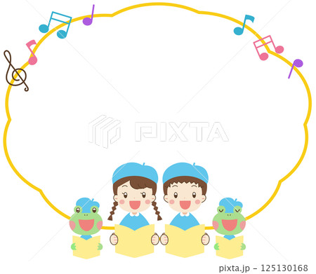 歌う子供たちとカエルの吹き出しのイラスト 125130168
