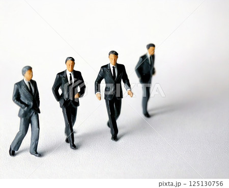 歩くビジネスマン(ai生成画像) 歩くビジネスマン(ai生成画像) 125130756