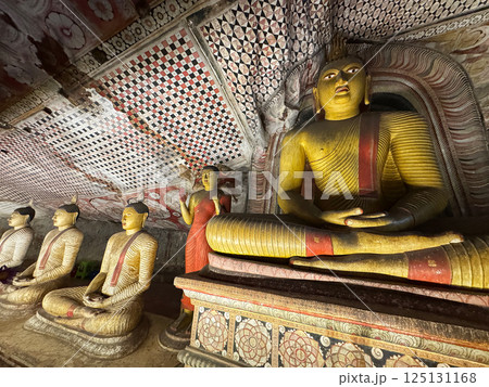 ダンブッラ石窟寺院、仏像群と壁画、世界遺産 ダンブッラ石窟寺院、仏像群と壁画、世界遺産 125131168
