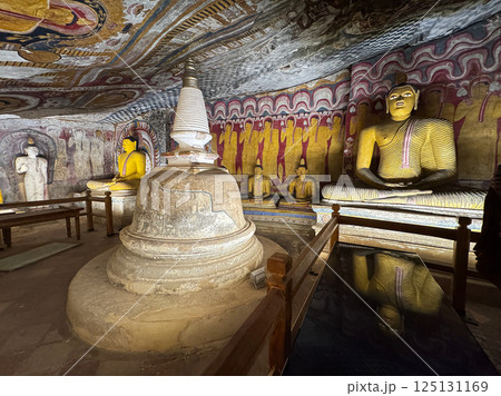 ダンブッラ石窟寺院、第4窟、世界遺産 ダンブッラ石窟寺院、第4窟、世界遺産 125131169