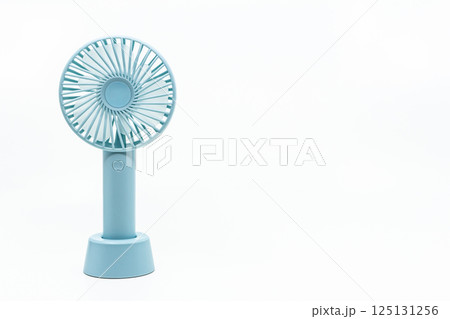 ハンディファン　携帯扇風機　白背景 125131256