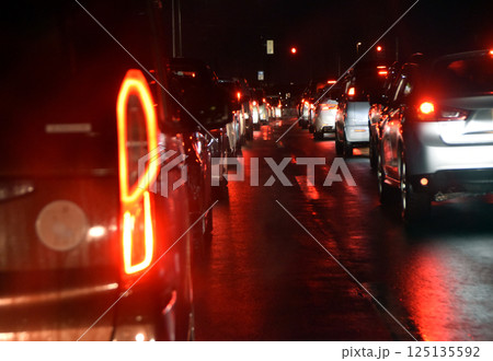 夜の渋滞 夜の渋滞 125135592
