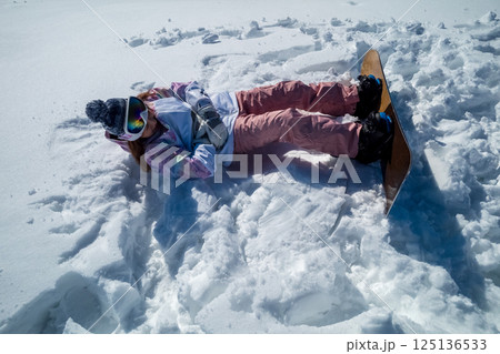 snowboarding snowboarding 125136533