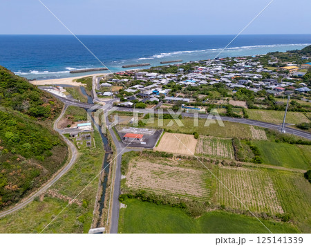 奄美大島 佐仁集落 空撮 奄美大島 佐仁集落 空撮 125141339