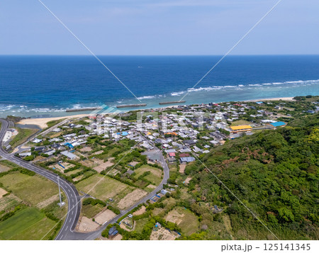 奄美大島　佐仁集落　空撮 125141345