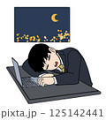 夜遅くまで仕事をするサラリーマン 125142441
