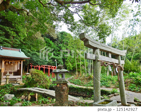 山口県下関市の龍王神社境内にある貴船神社 125142927
