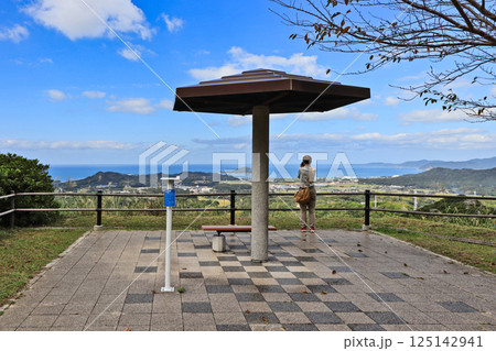 山口県下関市の県道40号線沿い響灘厚島展望公園 山口県下関市の県道40号線沿い響灘厚島展望公園 125142941
