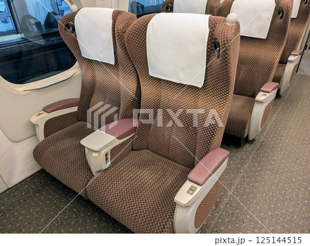 東海道新幹線 山陽新幹線 N700S N700系 グリーン車 車内 座席 125144515