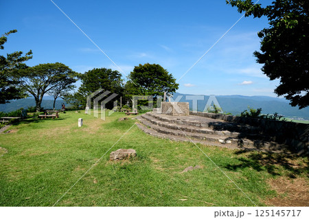 滋賀県長浜市_賤ヶ岳山頂2_2024年8月 滋賀県長浜市_賤ヶ岳山頂2_2024年8月 125145717