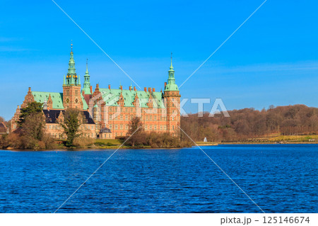 View of Frederiksborg castle in Hillerod, Denmark 125146674