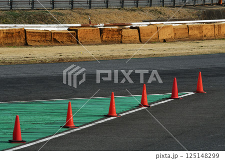 サーキットのスポンジバリア_01 サーキットのスポンジバリア_01 125148299