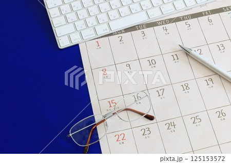 スケジュール管理　シフト管理　オフィスワーク 125153572