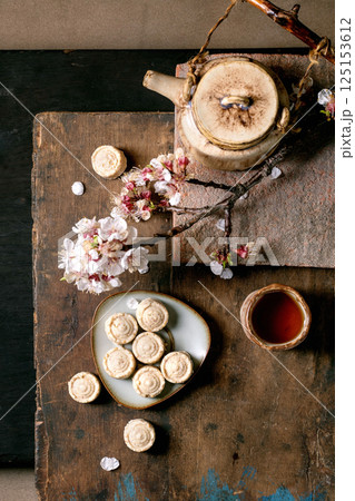 Japanese Tea Ceremony with Cherry Blossoms 125153612