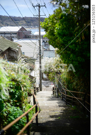 佐渡ヶ島の街並み 125156303