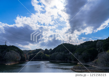 桜の季節の布目ダム 布目湖上空に沸き立つ雲② 桜の季節の布目ダム 布目湖上空に沸き立つ雲② 125156315