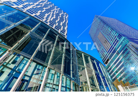 東京　渋谷駅前の街並み　渋谷スクランブルスクエアと渋谷ストリーム 125156375