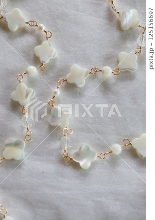 花形シェルのロングネックレス 花形シェルのロングネックレス 125156697