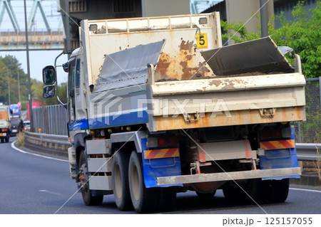 ダンプトラック　イメージ 125157055