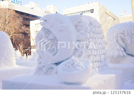 冬の風物詩 さっぽろ雪まつり大通会場の風景 冬の風物詩 さっぽろ雪まつり大通会場の風景 125157618