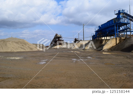 砕石工場 建設資材の生産現場 砕石工場 建設資材の生産現場 125158144