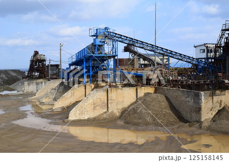 砕石工場 建設資材の生産現場 125158145