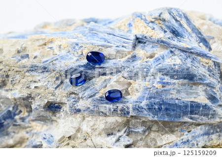 カイヤナイト 125159209