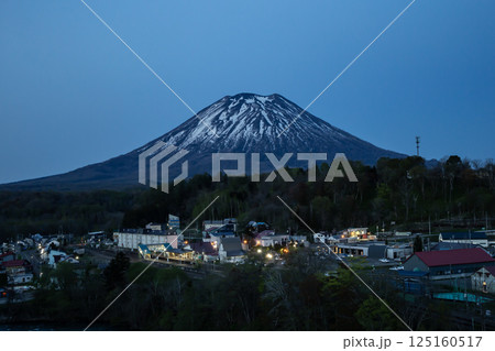夜明けの羊蹄山 125160517