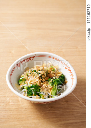 ブロッコリーのしらすおかか和え ブロッコリーのしらすおかか和え 125162710