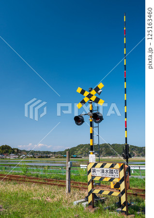 いすみ鉄道 第一清水踏切 ノスタルジックな風景 いすみ鉄道 第一清水踏切 ノスタルジックな風景 125163460