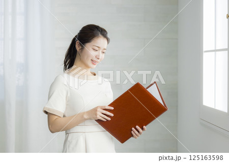 エステティシャン  125163598