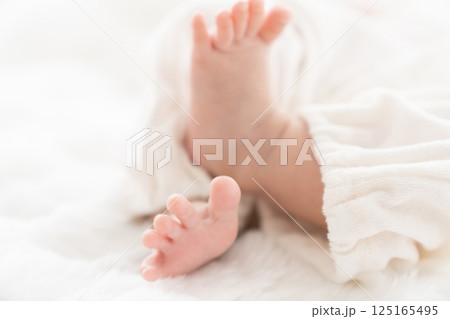 赤ちゃんの足 125165495