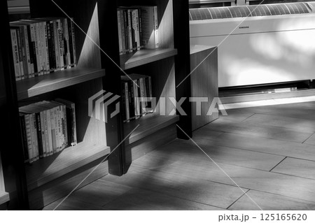 積まれた書物の風景イメージ 積まれた書物の風景イメージ 125165620