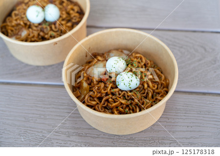 ジャージャー麺 炸醤麺 韓国 125178318