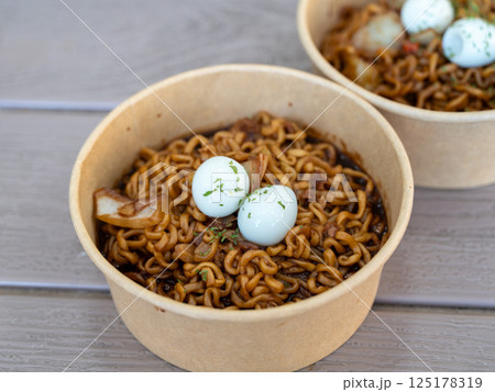 ジャージャー麺 炸醤麺 韓国 125178319