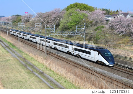 北総線内を走る京成スカイライナー　AE 125178582