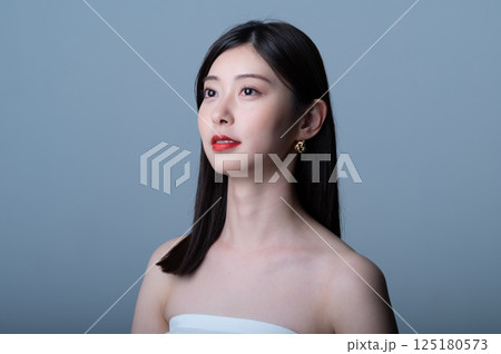 若い女性のビューティーイメージ 若い女性のビューティーイメージ 125180573