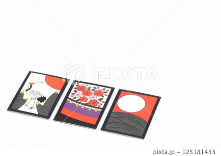 白背景に花札　三光 125181433