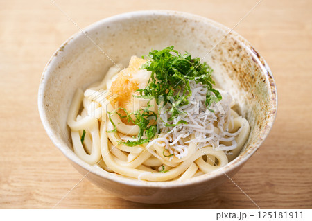 しらすおろしうどん 125181911