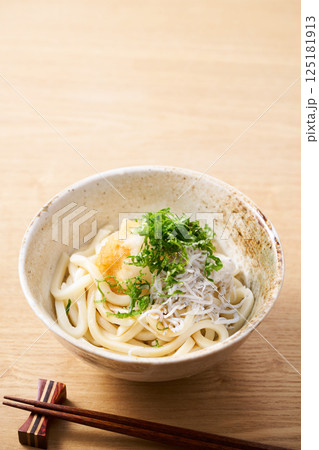 しらすおろしうどん 125181913
