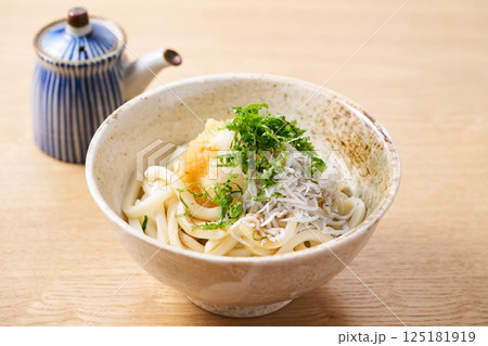 しらすおろしうどん 125181919