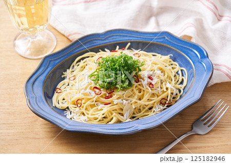 釜揚げしらすのペペロンチーノ　 125182946