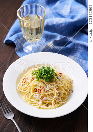 釜揚げしらすのペペロンチーノ　 125182963