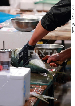 マグロの解体 125185506