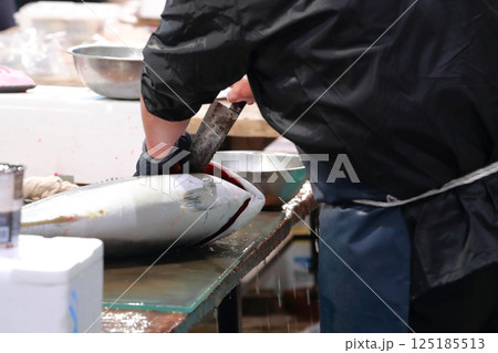 マグロの解体 125185513