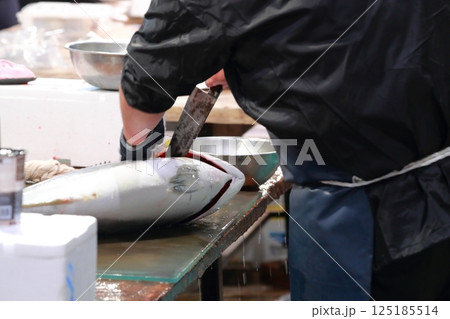 マグロの解体 125185514