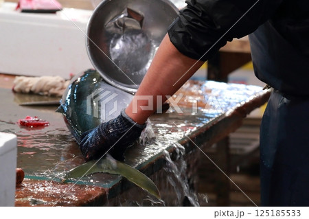 マグロの解体 125185533