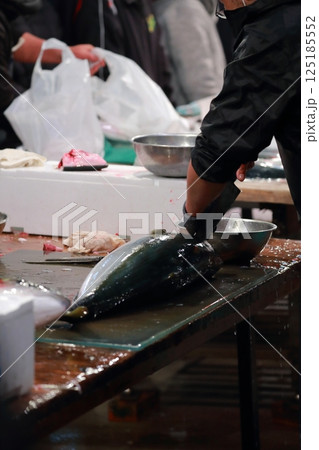 マグロの解体 125185552