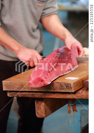 マグロの解体 125185558