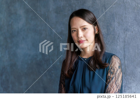 40代女性　ポートレート 125185641